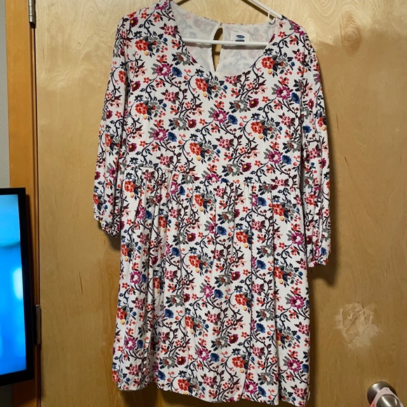 Old Navy Dresses & Skirts - Spink Floral Dress / SUPER COMFY